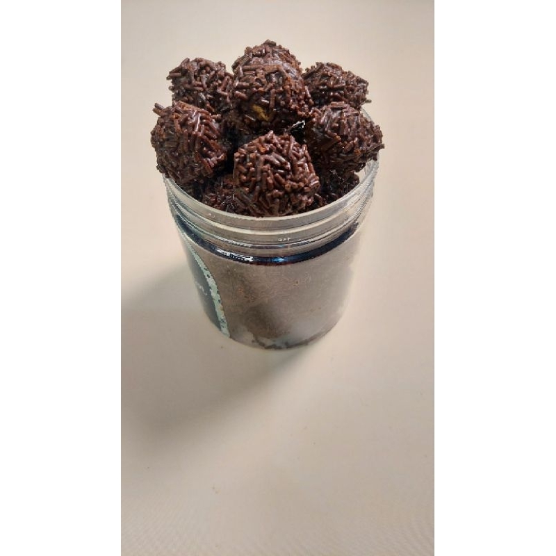 

COOKIESIN - KUE RAMBUTAN KUE LEBARAN COKELAT KUKIS PREMIUM | KUKER DOUBLE CHOCO HAMPERS LEBARAN 600ml/400gr