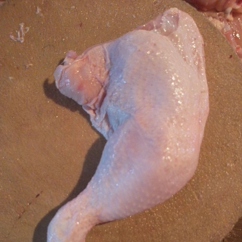 

paha tulang ayam 1kg isi 4pcs