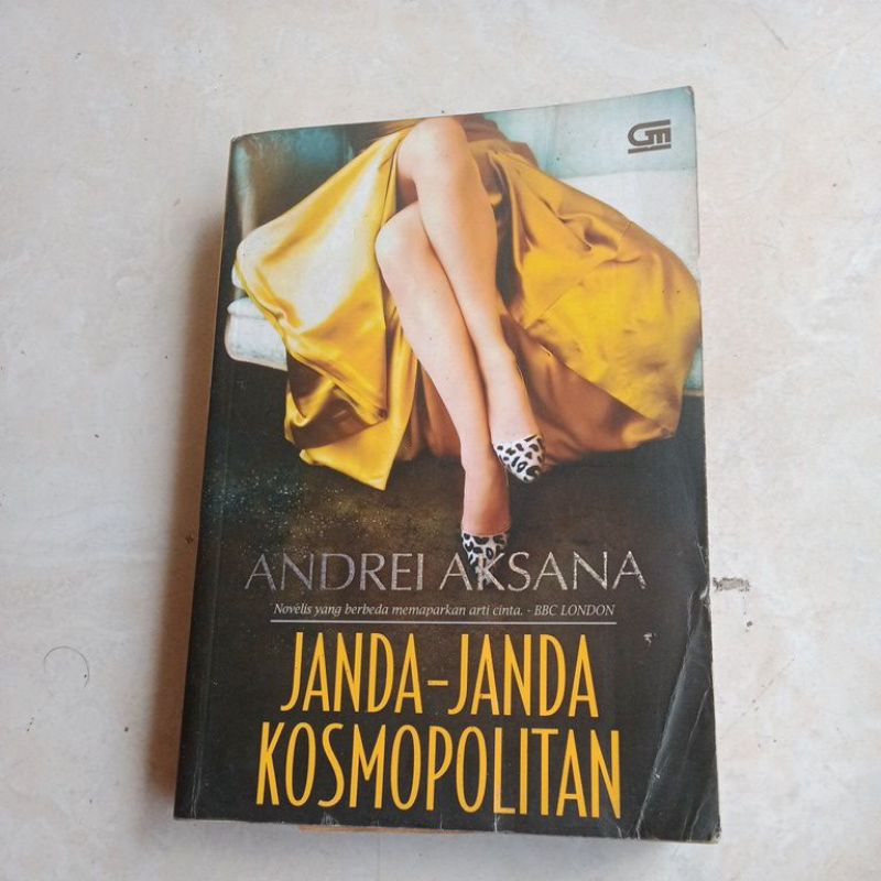 Novel janda - janda kosmopolitan