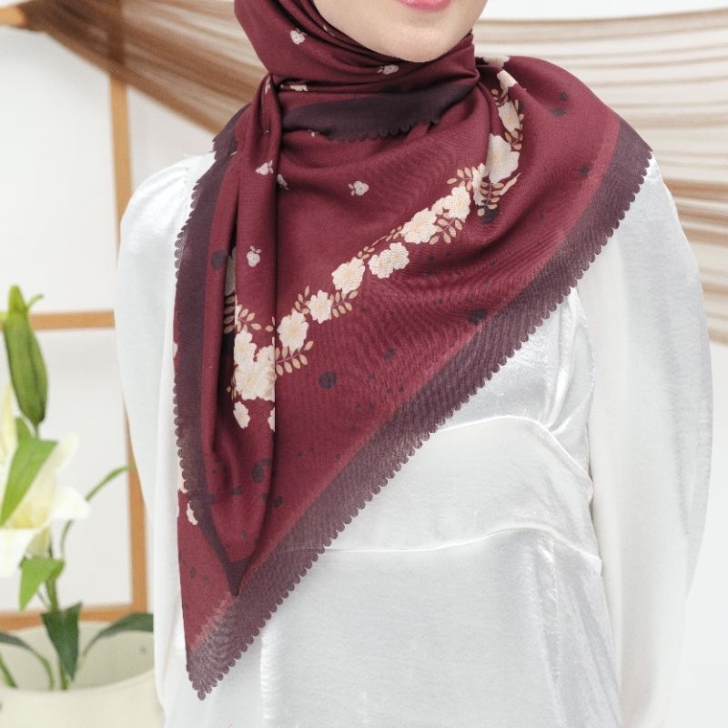 Humaira Print Scarf - Kerudung Hijab Segi Empat Motif - Bahan Eksklusif Voal Premium - Ukuran 115 x 