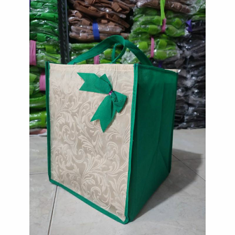 

Tas Embos Pita Goodie bag Tas Hampers lebaran 22 x22
