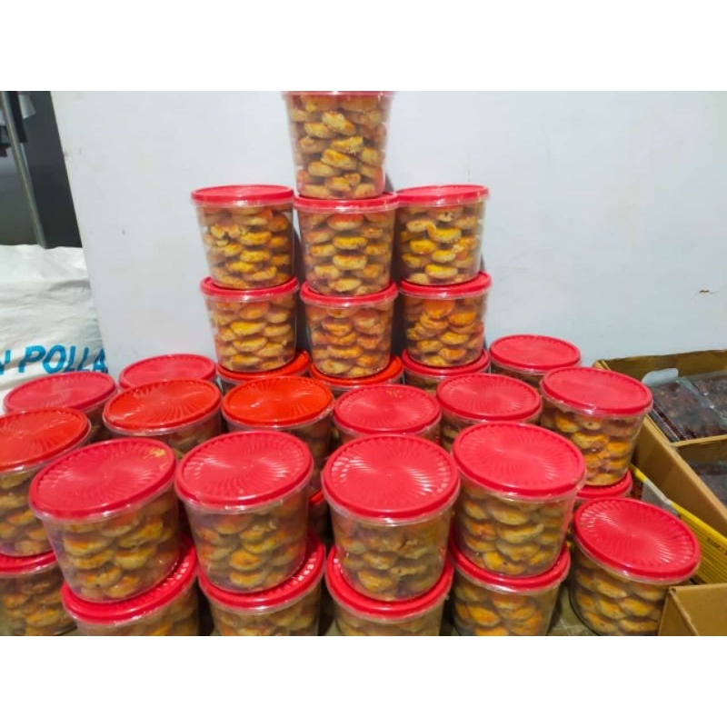 

kue kacang jember / mak enak original dan monde susu mak enak