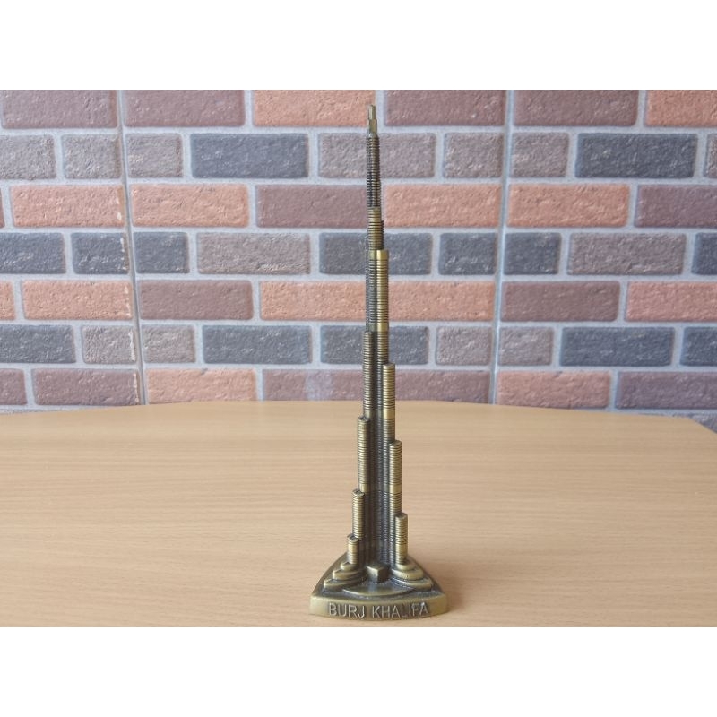 Menara Burj Khalifa, Miniatur Menara Dubai 18 Cm Ori