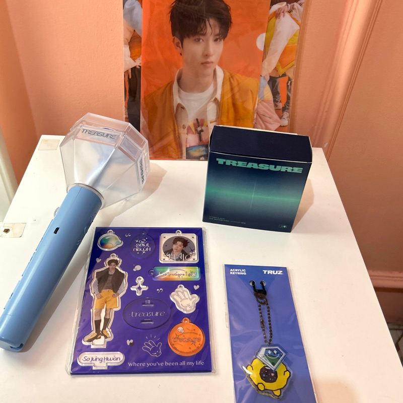 Treasure Merchandise Official pt1