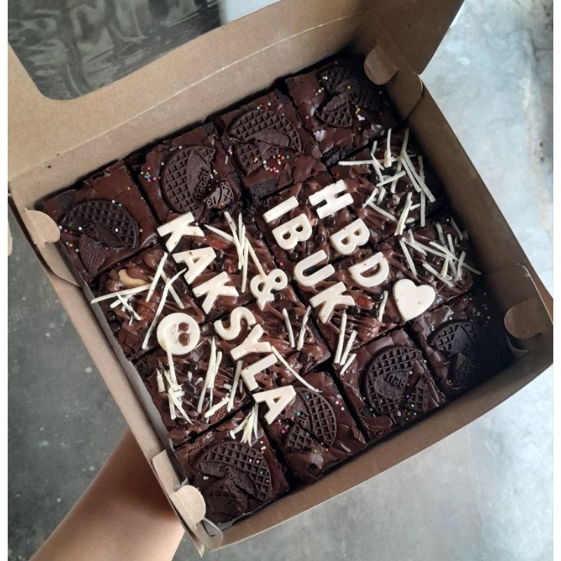 

Brownies Ukuran 20x 20 dan 20x10 cm