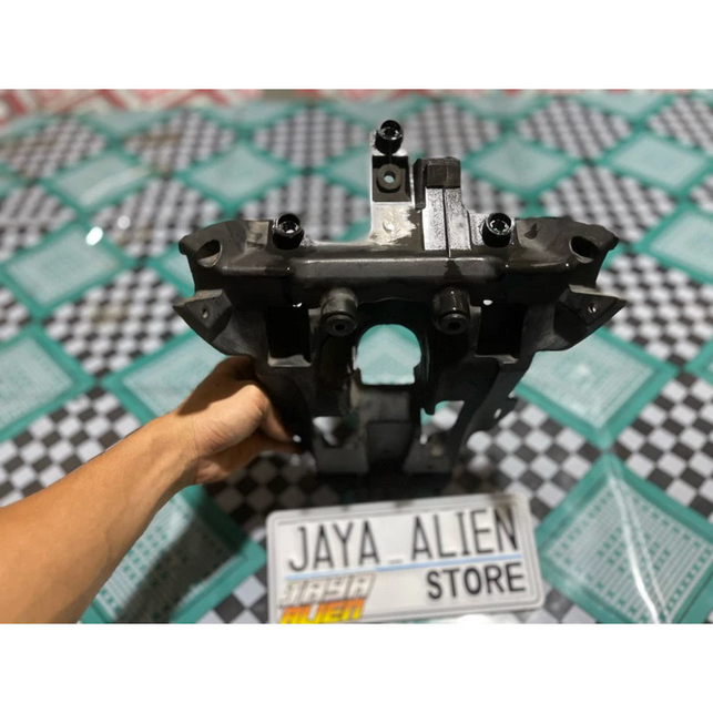 Cover Batok Lampu Belakang Dudukan Lampu Motor CB 150 Old K15A Original