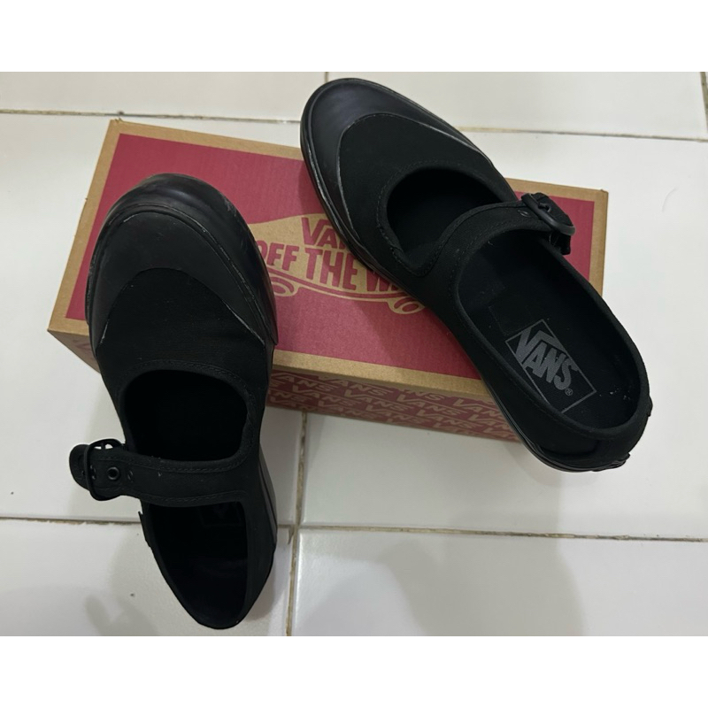 Preloved Vans Flat Shoes