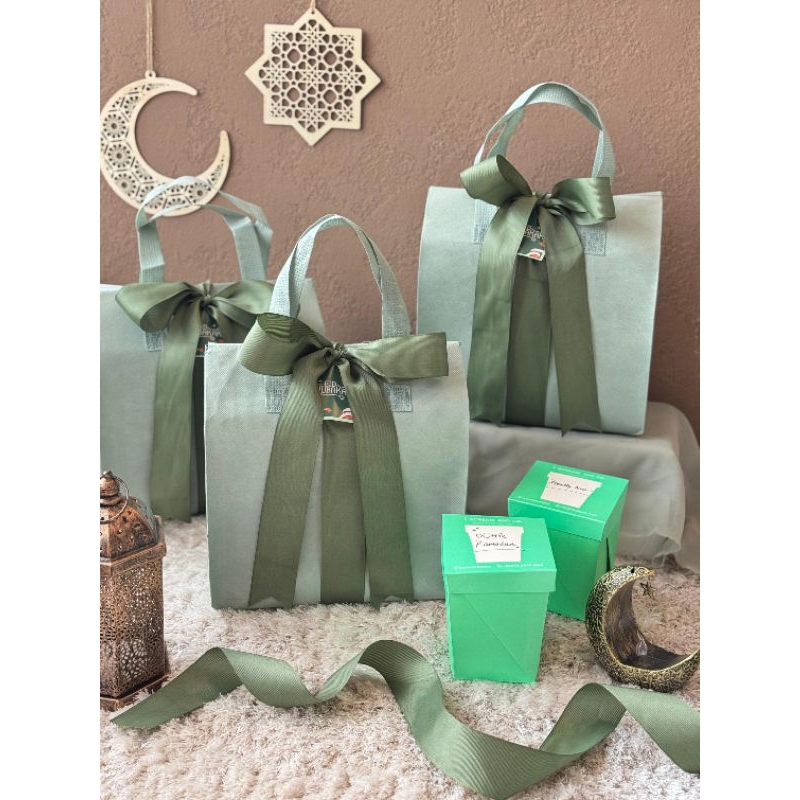 

Iscreamandco RAYA HAMPERS Ice Cream