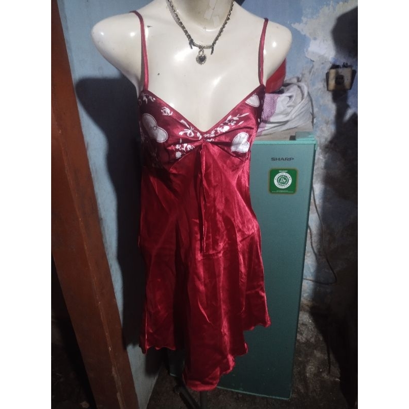 Entalase 355 lingerie merah bahan satin masih like new