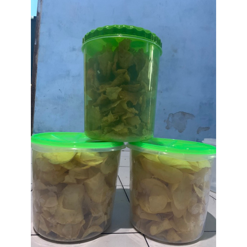 

Kripkong / kue bawang toples