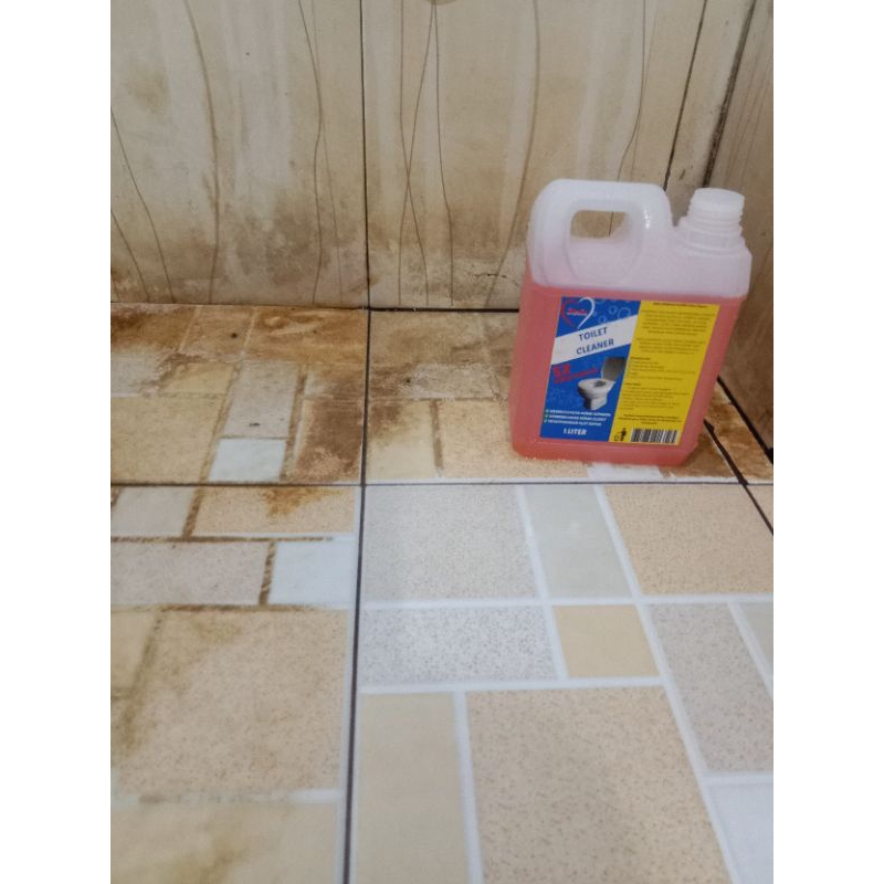 Toilet Cleaner Pink Pembersih Kamar Mandi Kerak Lantai Keramik Dinding Kamar Mandi Kemasan 1 Liter