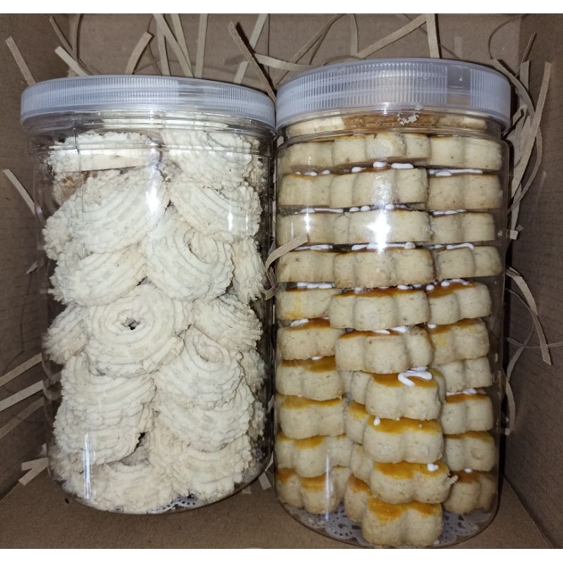 

Paket Kue Kering Lebaran Barokah Kue Kacang Dan Kue Sprit