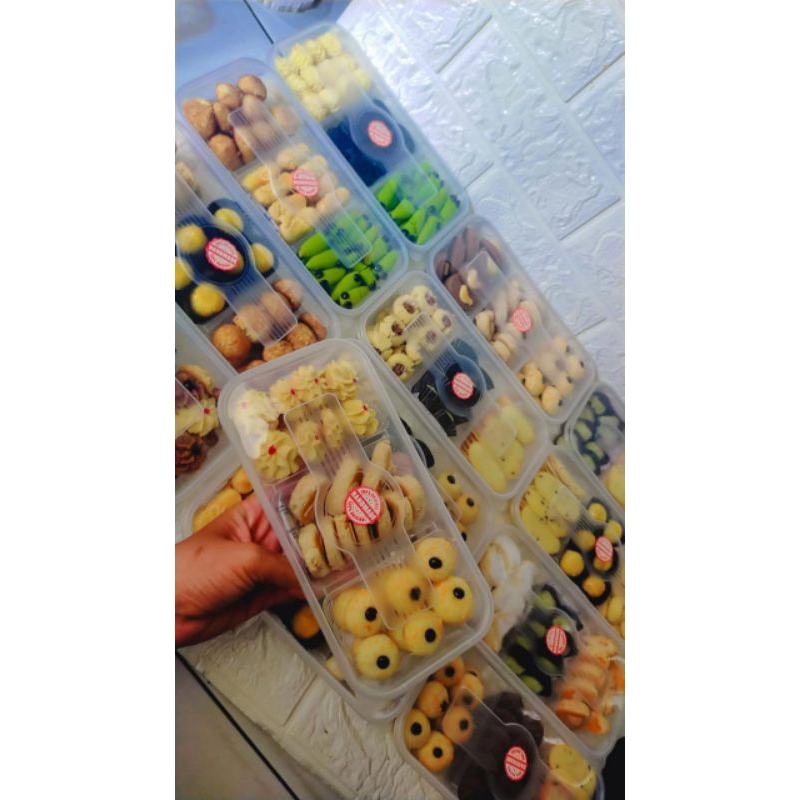 

Kue kering lebarang