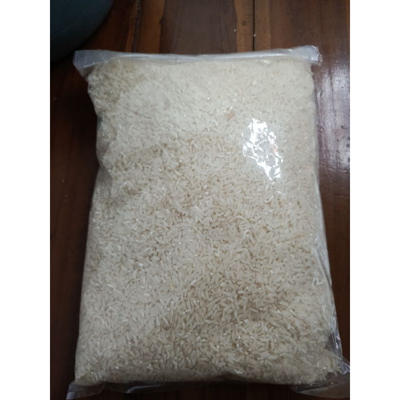 

2 kg beras 64 super pulen