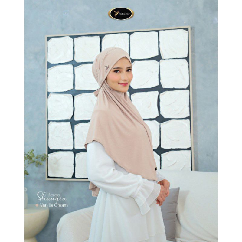 Shauqia bergo Yessana