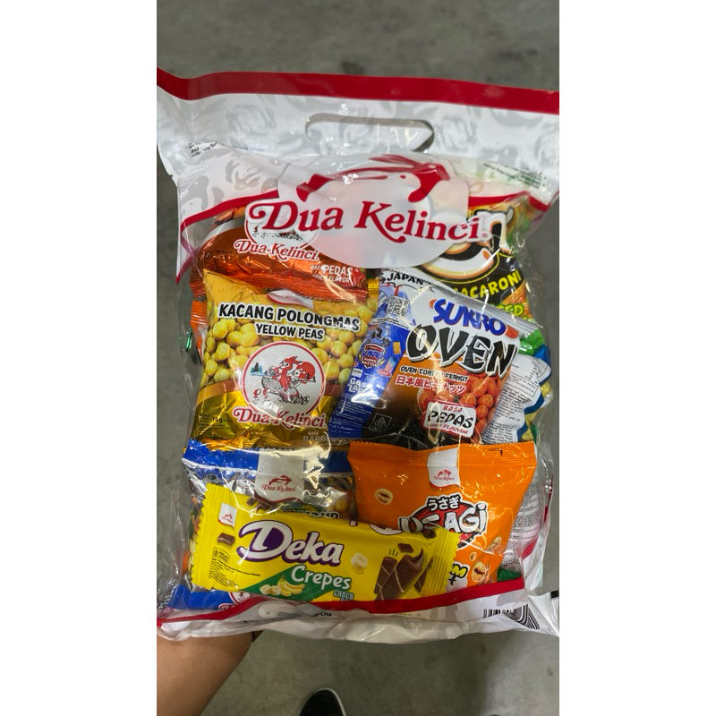 Dua Kelinci Snak Gift Pack Hampers Anak Isi 12PCS Snack Kemasan menarik