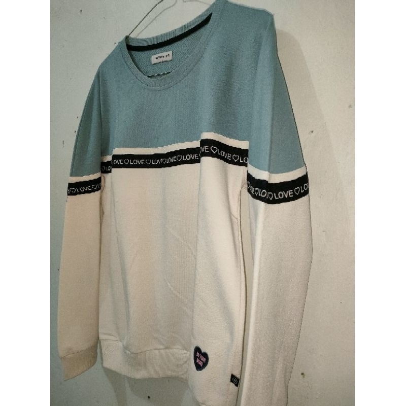 Sweater wanita Nevada