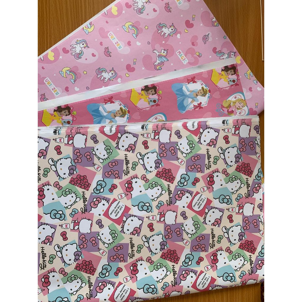 

kertas kado kecil motif cewek