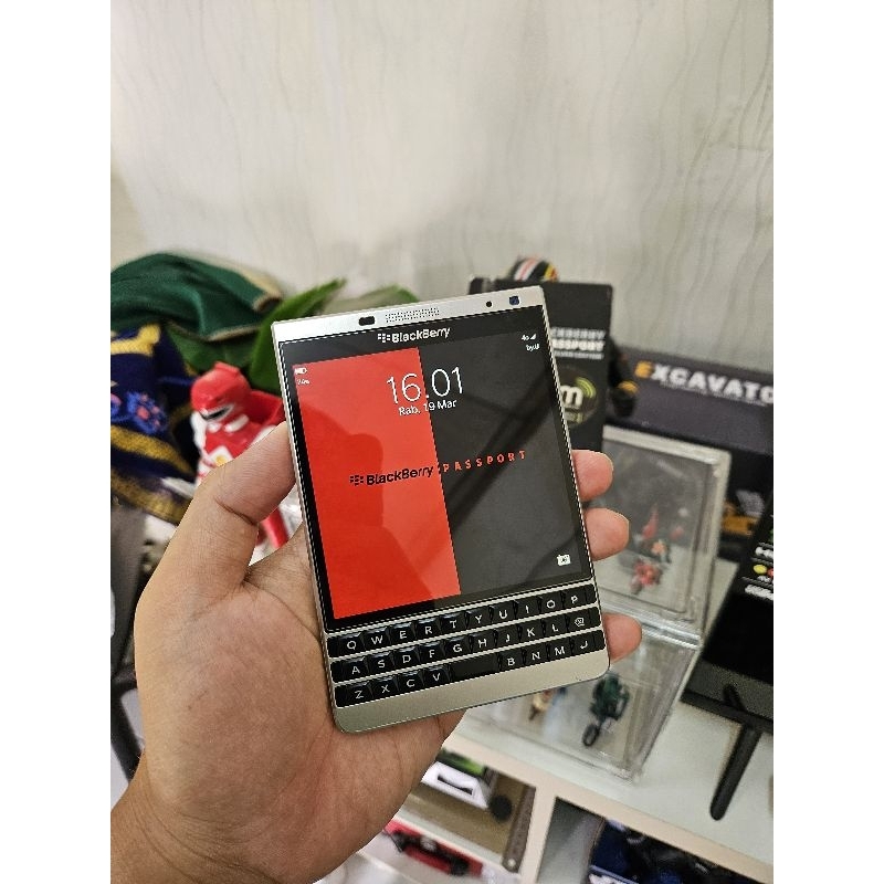 Blackberry Passport Dallas Silver Edition Mulus Like new fullset tag Priv Key one Key 2 aurora