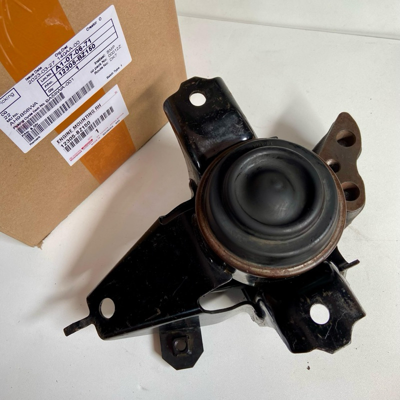 Engine mounting kanan sigra 1000cc tahun 2016-2021
