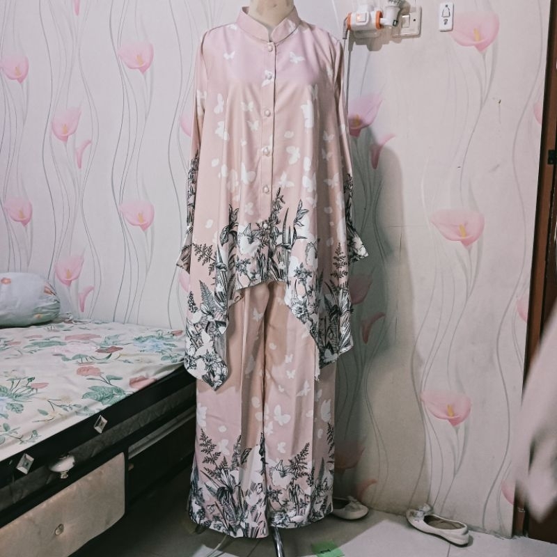 MANDJHA , IVAN GUNAWAN PRELOVED size M