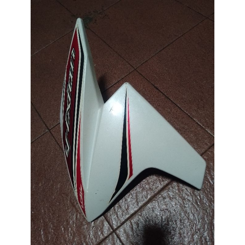 Sayap Tengkii Vixion New Sebelah Kiri Bekas warna putih