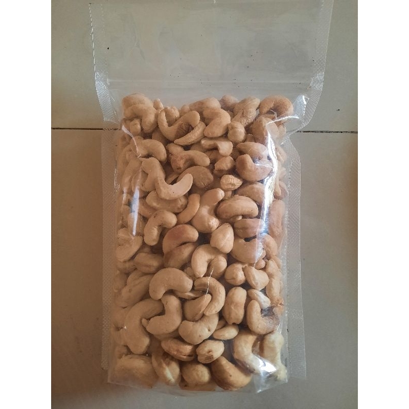 

kacang mente mentah 500 gr