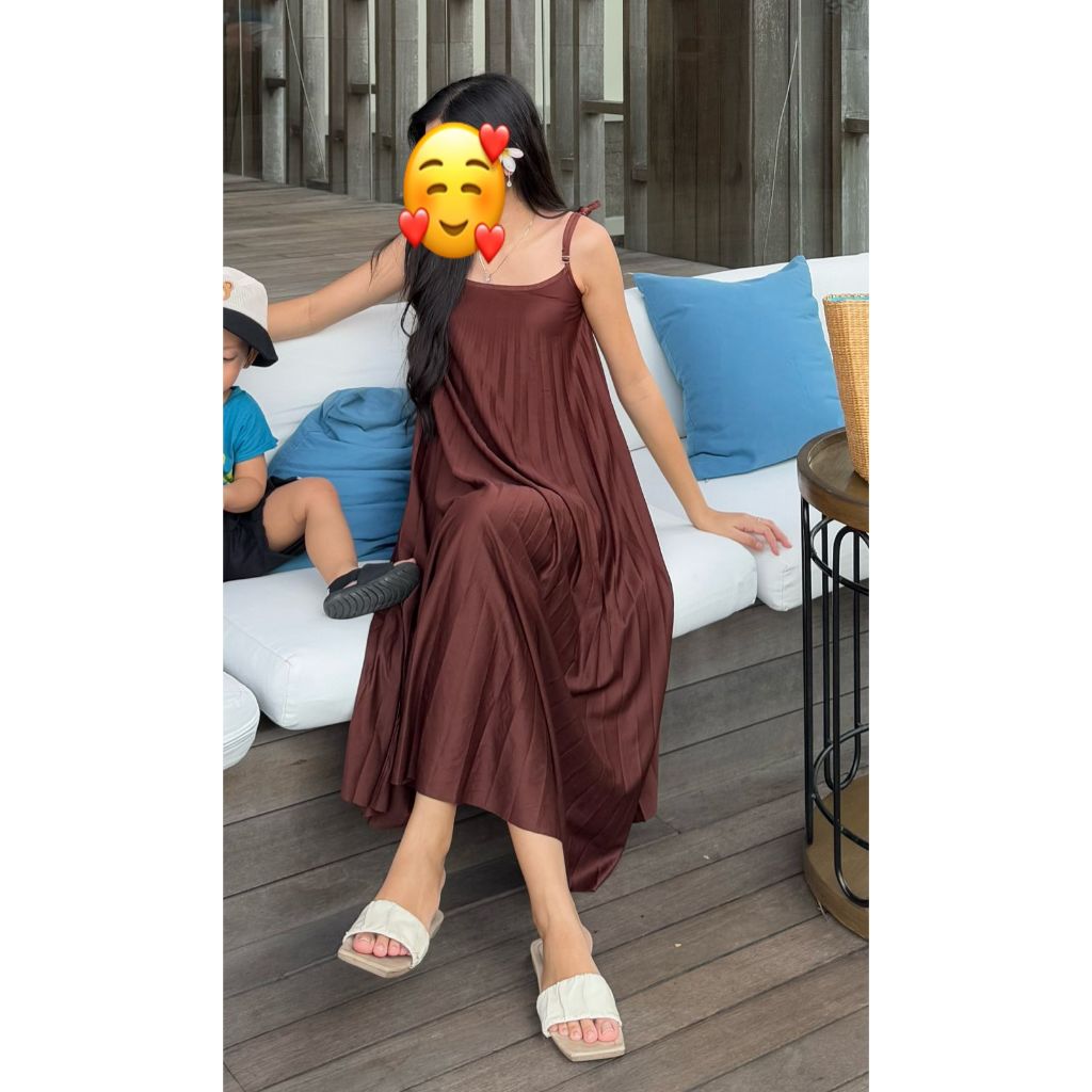 PRELOVED ZARA PLISKET DRESS PANJANG COKLAT TUA / MAXI DRESS BROWN / GAUN TANPA LENGAN