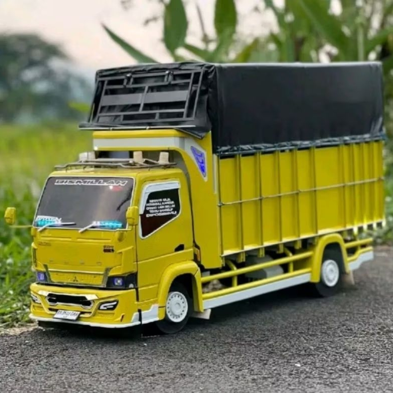 Miniatur truk oleng canter rc remot control batre cash pake lampu leed RGB bonus terpal