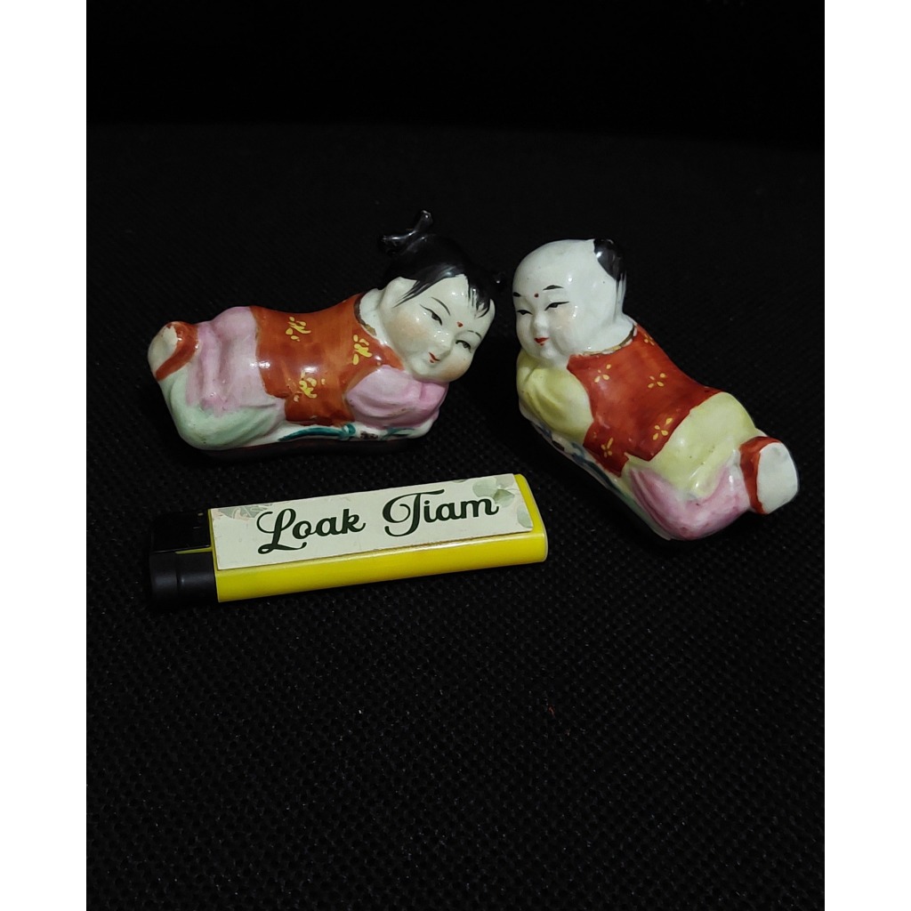 pajangan sepasang boneka pop keramik lama miniatur bantal china ADA USIA