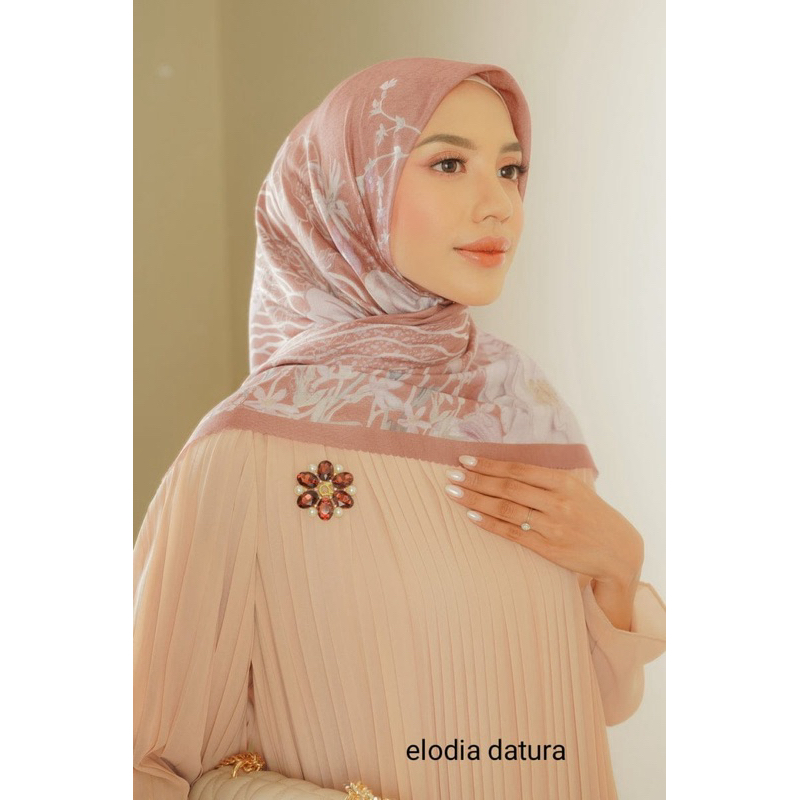 Elodia Scarf Series by Zytadelia
