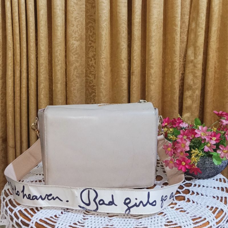 Mutemuse Shoulder Bag Warna Cream