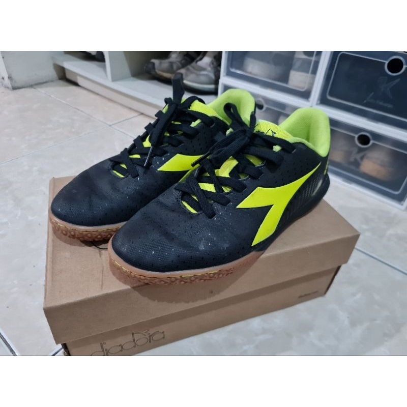 Sepatu bola Diadora Phicici 5