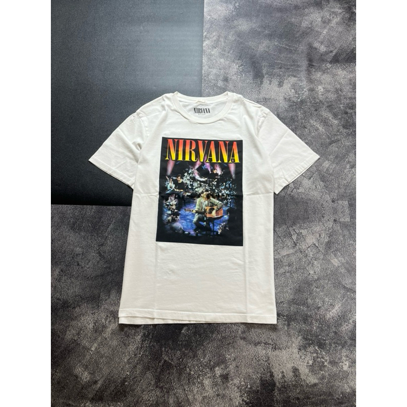 Baju kaos Nirvana by GU size L 73x56