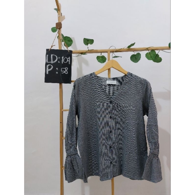 Houndstooth Blouse V Neck Trumpet Sleeves | I Got C Houdstooh Blouse Kemeja