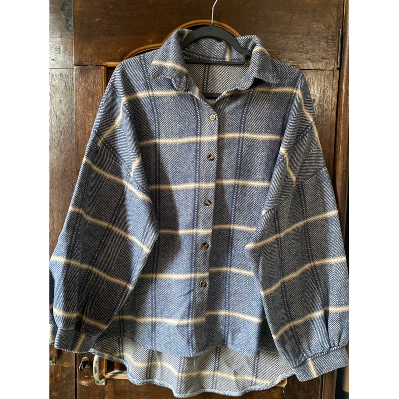 [Preloved] Baju Flanel Tebal Oversized, Warna Biru, Tangan Balon, Outer