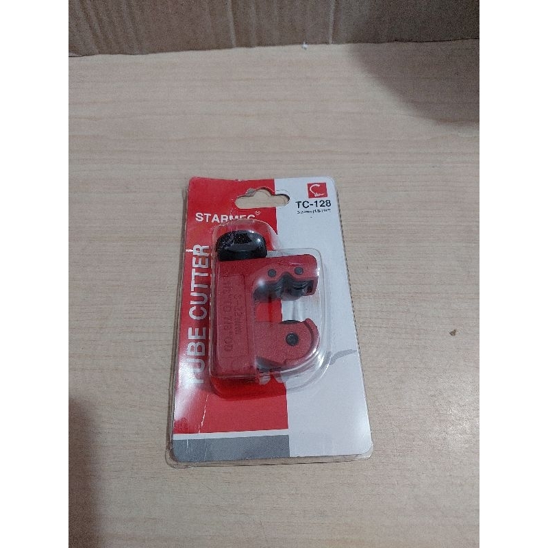 

cutter pemotong pipa ac