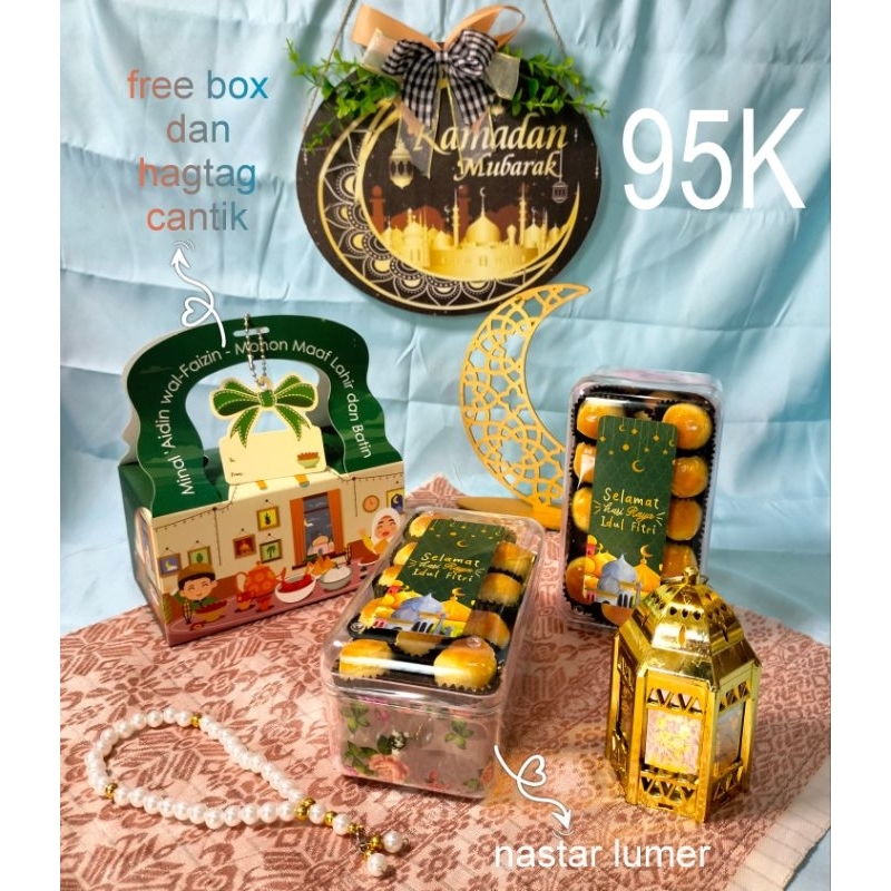 

Hampers lebaran isi 1 jar segi nastar semprit kue kacang putri salju