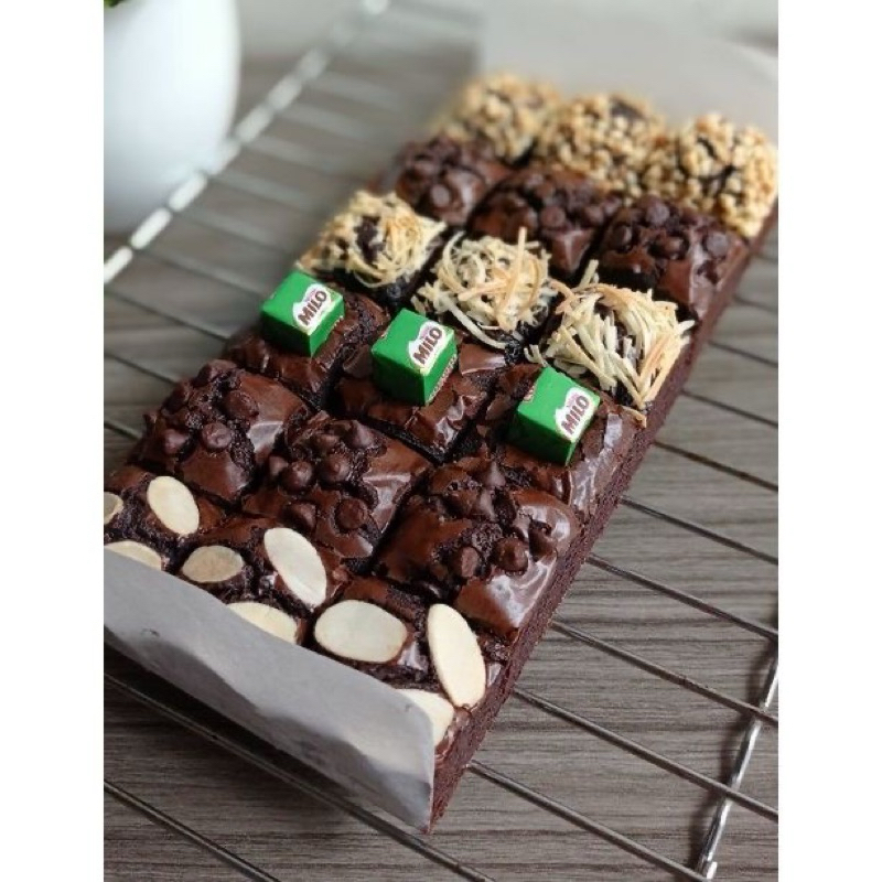 

Fudgy brownies (bisa pilih 3 jenis topping)