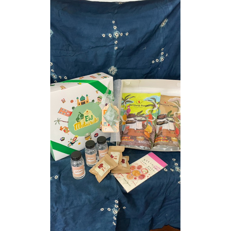 

Hamper Rendang MIX Idul Fitri Rendang Kampung Guci tahan 7 bulan