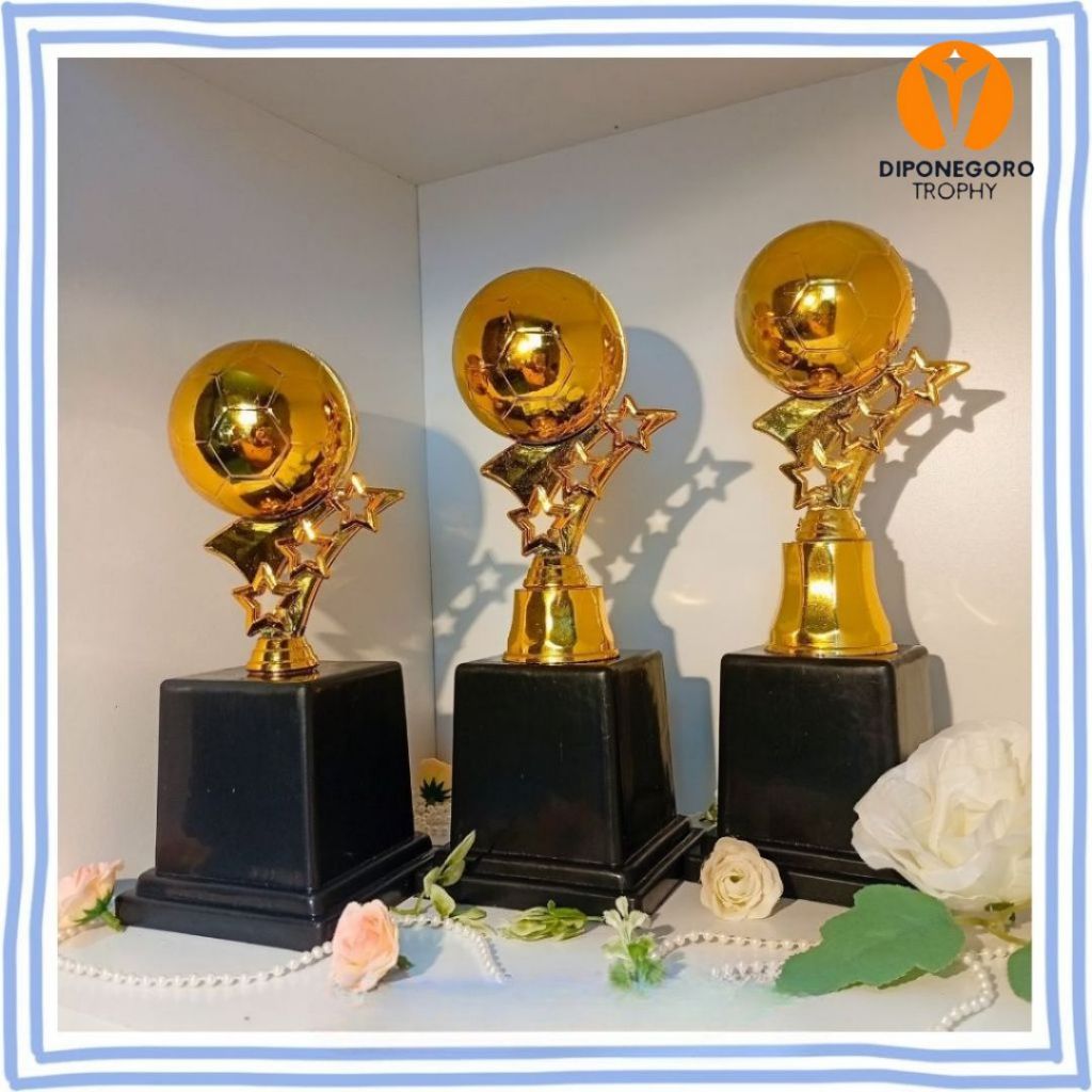 Piala Futsal 1 Set isi 3 Piala Sepakbola 1 Set Piala Emas Murah