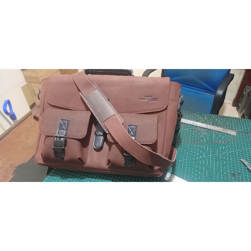 leather bag messenger crazy horse