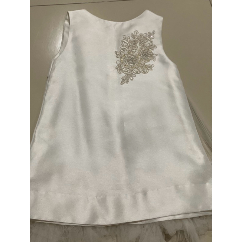 KAKAPO used White dress