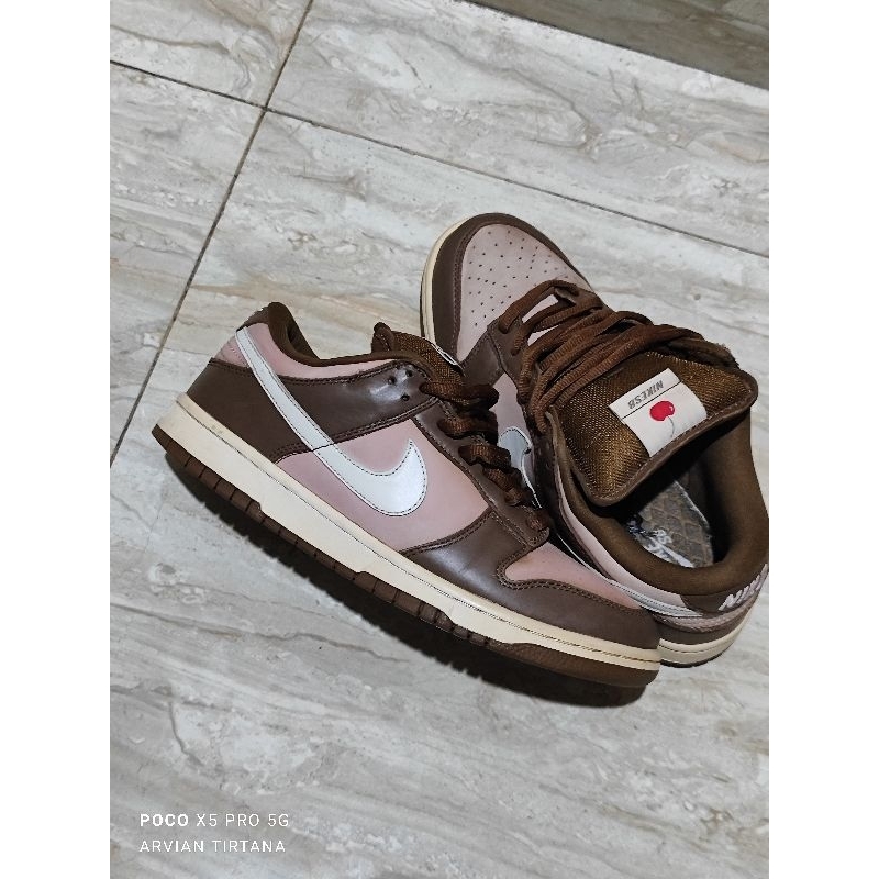 SB DUNK LOW STUSSY CHERRY SIZE 42 USED NO BOX
