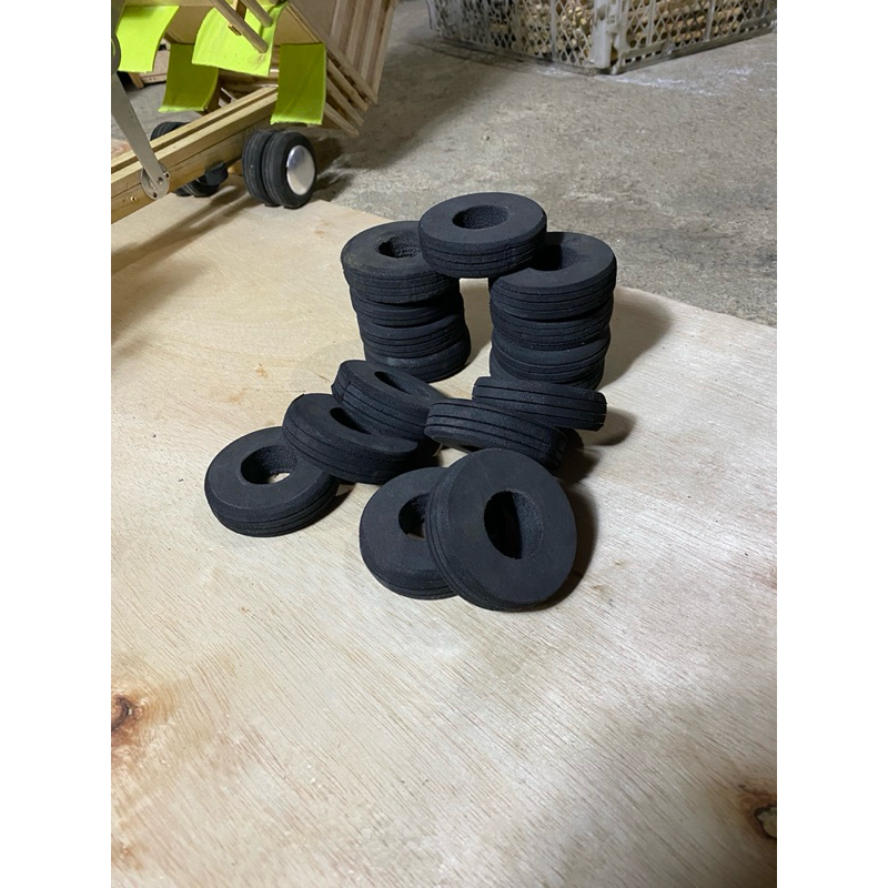 ban miniatur truck diameter 7cm dapat 6pcs