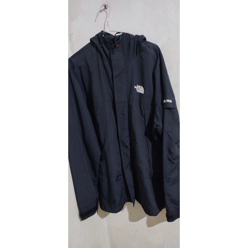 JAKET TNF SAKU SAMPING
