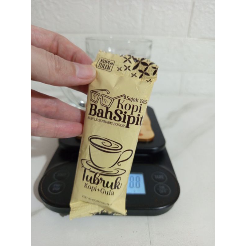 

Kopi Sachet Renceng Kopi + Gula Kopi Tubruk Manis Bah Sipit Cap Kacamata Kopi Hitam Manis JASTIP BOGOR