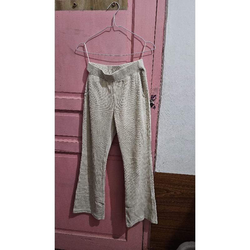 Uniqlo Woman Flare Corduroy Pants : Broken White (S)