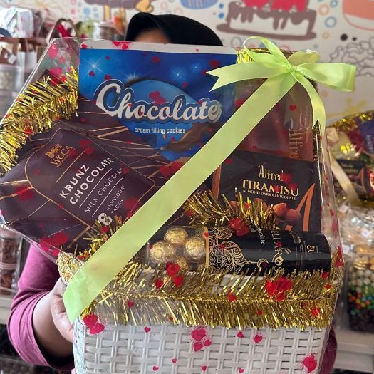 

Parsel Coklat Lebaran Rossa