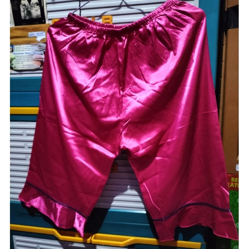 PRELOVED SETELAN CELANA SATIN BAJU TIDUR SATIN PRELOVED BAJU TIDUR WARNA FUCIA